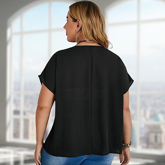 LACE ACCENT TOP - Picture 5 of 5